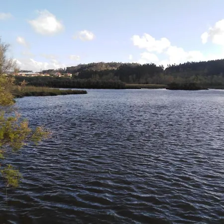 3 Bed House Sleeps 6 With Pet-friendly Garden بيت للعطل Corme