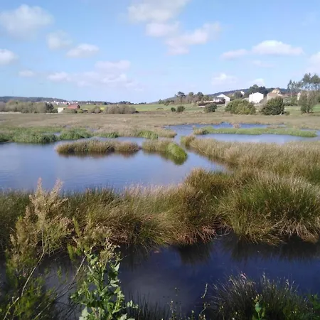 3 Bed House Sleeps 6 With Pet-friendly Garden بيت للعطل *