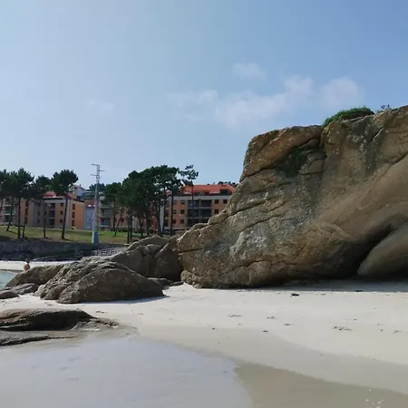 3 Bed House Sleeps 6 With Pet-friendly Garden