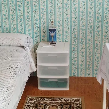3 Bed House Sleeps 6 Pet-friendly With Terrace 펜션 *