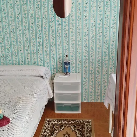 3 Bed House Sleeps 6 Pet-friendly With Terrace Prázdninový dům Corme