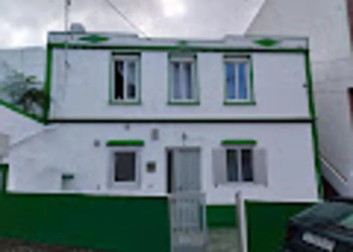 3 Bed House Sleeps 6 Pet-friendly With Terrace Corme