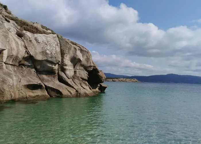 3 Bed House Sleeps 6 Pet-friendly With Terrace Corme