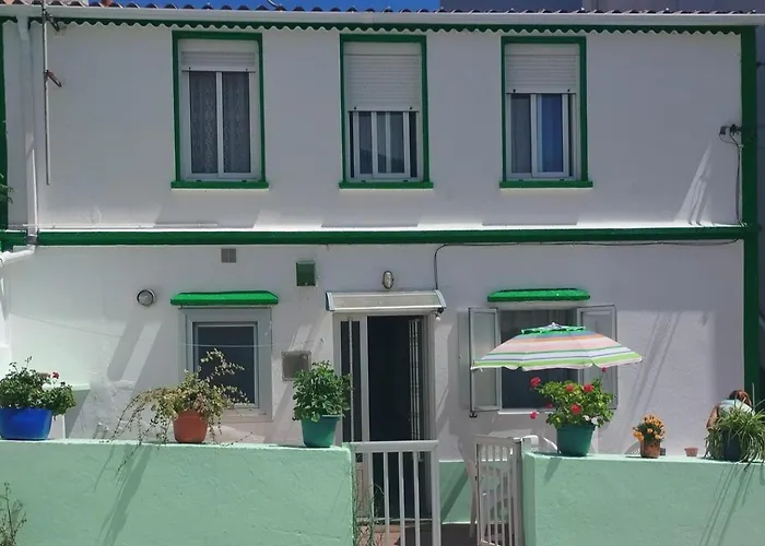 3 Bed House Sleeps 6 Pet-friendly With Terrace * Corme