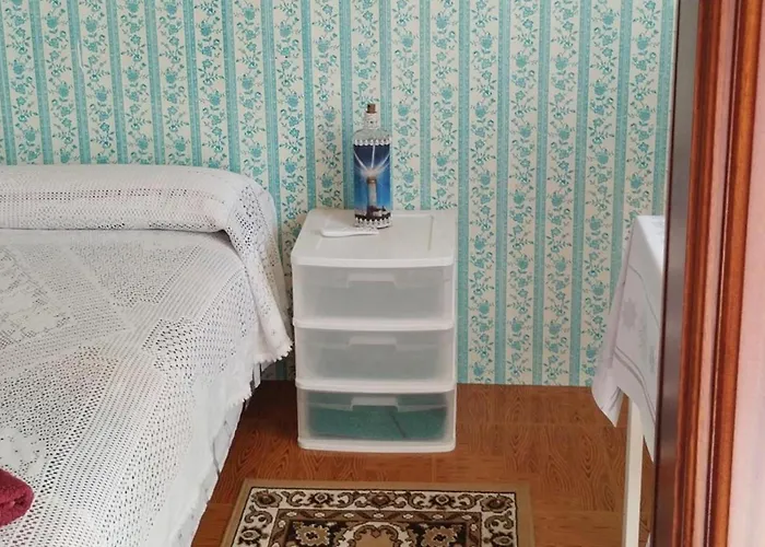 3 Bed House Sleeps 6 Pet-friendly With Terrace 펜션 *