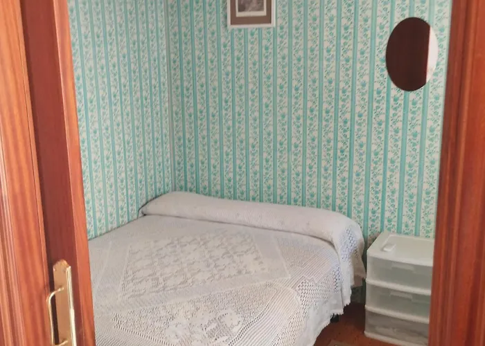 3 Bed House Sleeps 6 Pet-friendly With Terrace Corme