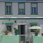 3 Bed House Sleeps 6 Pet-friendly With Terrace * Corme