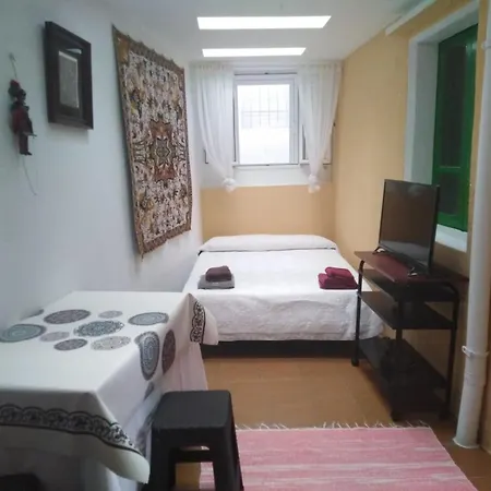 3 Bed House Sleeps 6 With Pet-friendly Garden Feriehus Corme