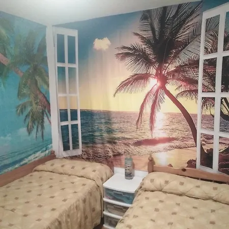 3 Bed House Sleeps 6 With Pet-friendly Garden