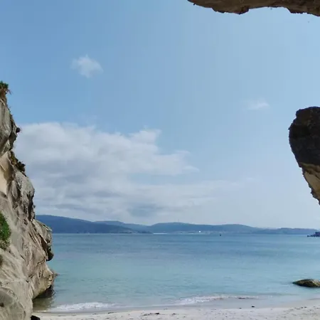 3 Bed House Sleeps 6 With Pet-friendly Garden Corme