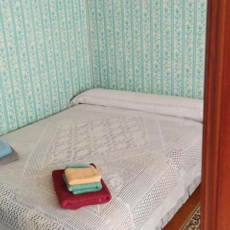 3 Bed House Sleeps 6 Pet-friendly With Terrace Corme